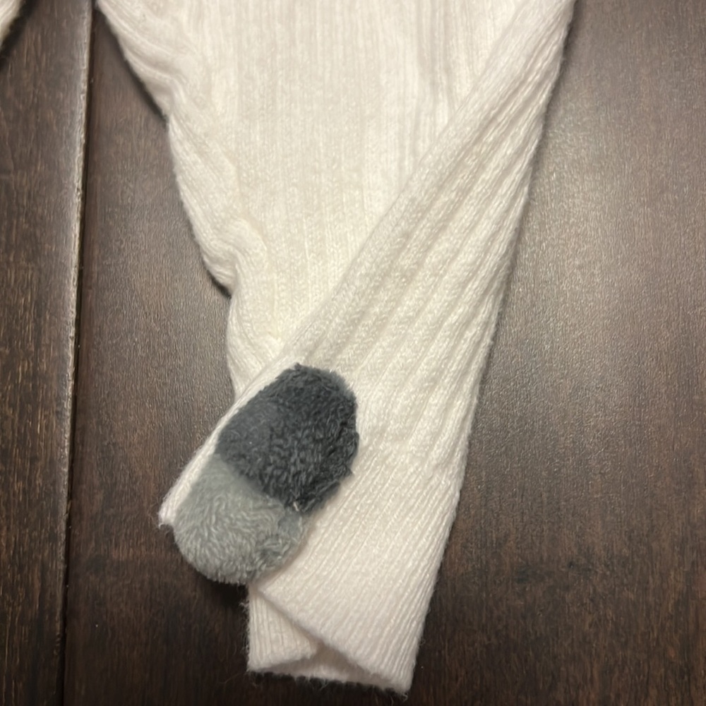 Adorable Carters Baby Girl Gray Polka dot top with sweater leggings outfit! - Picture 8 of 9
